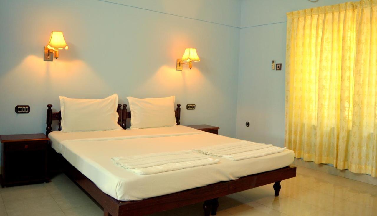 Ganesh Ayurveda Holiday Home Bed And Breakfast Kovalam Exterior photo